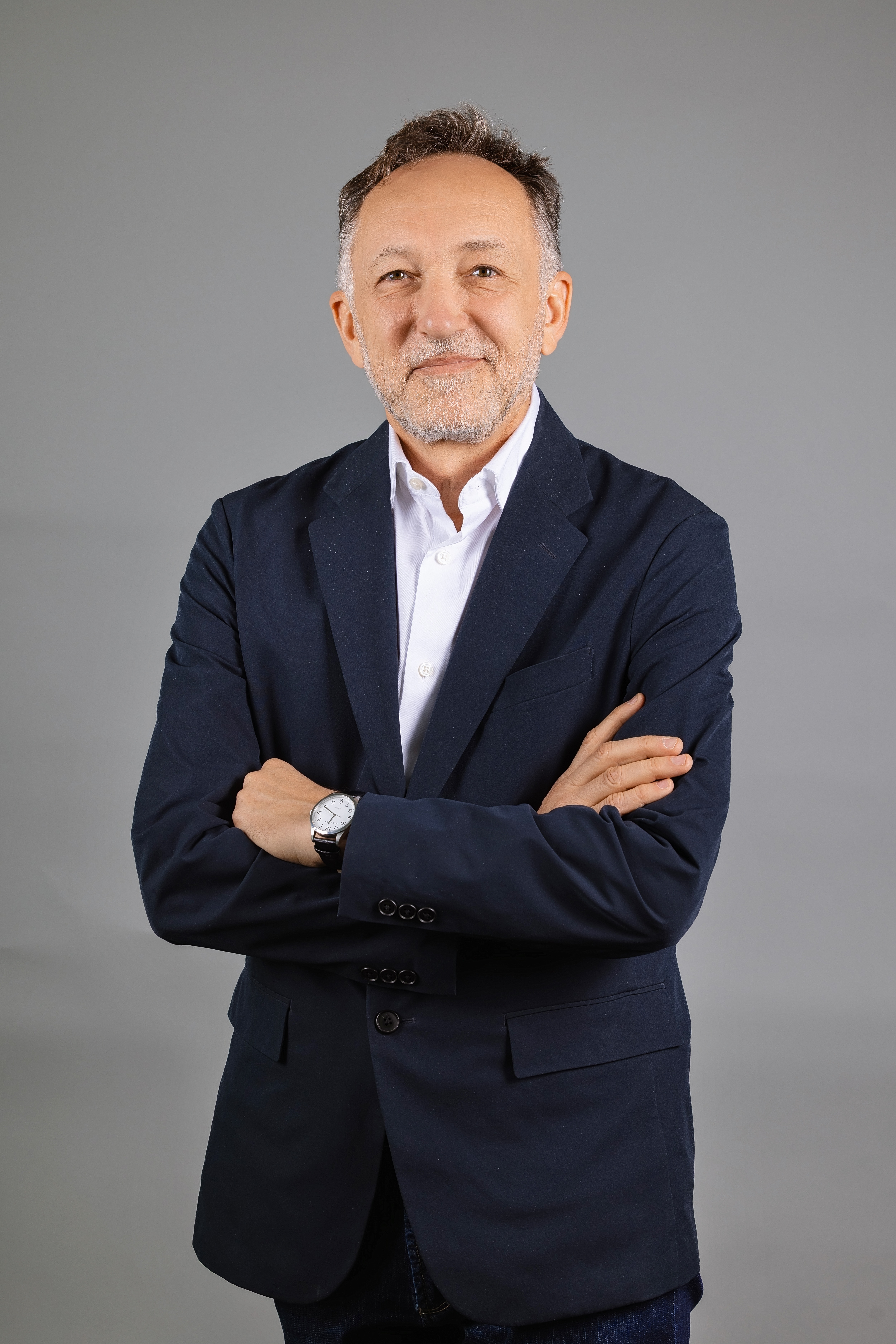 أ.د/ لويس ميغيل كَنيادا